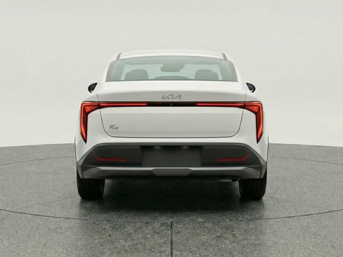 Used 2025 Kia K4 LXS image 7