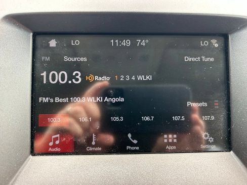 Used 2019 Ford Edge Titanium w/ Cold Weather Package AWD/4WD image 25