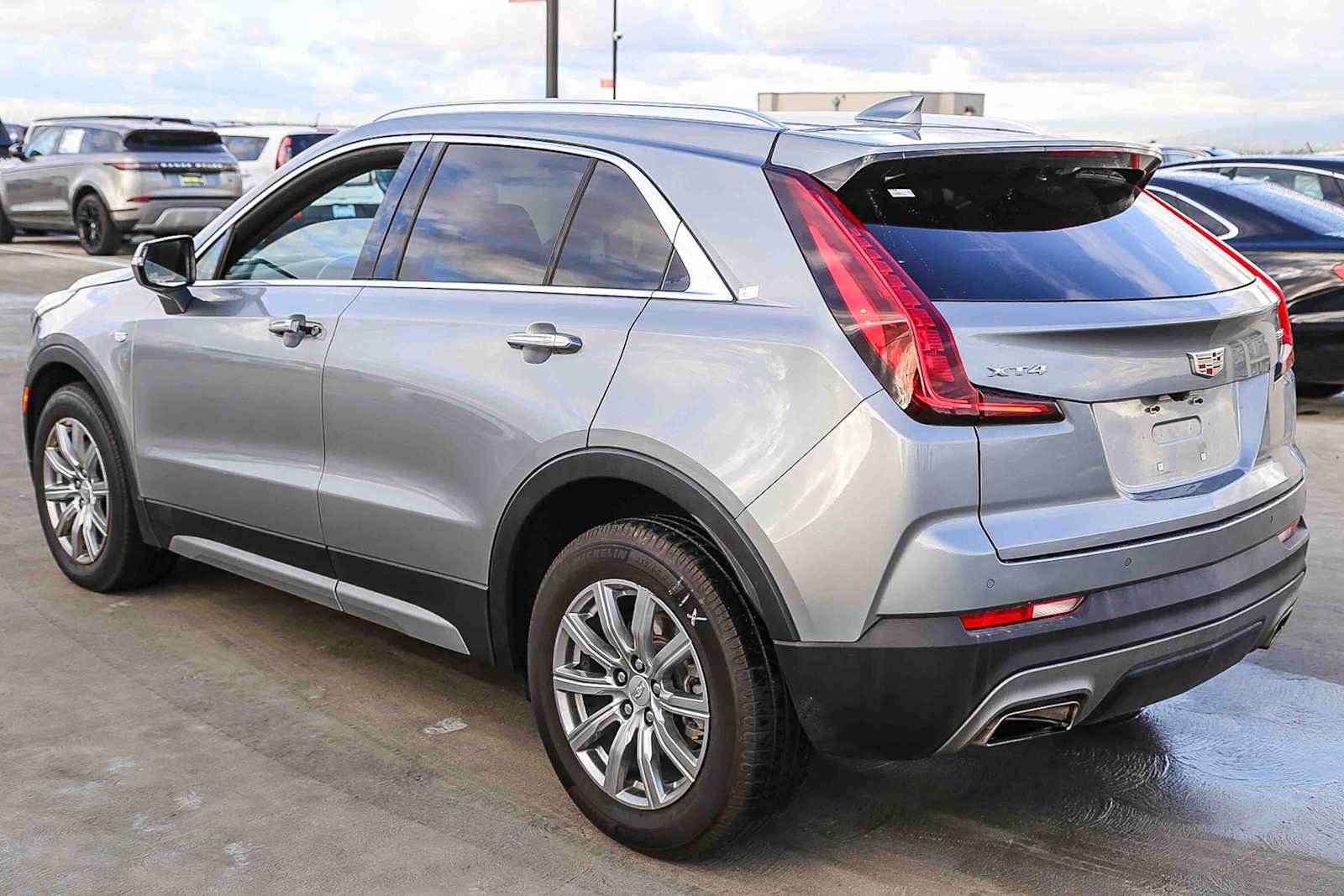 Used 2023 Cadillac XT4 Premium Luxury FWD image 8