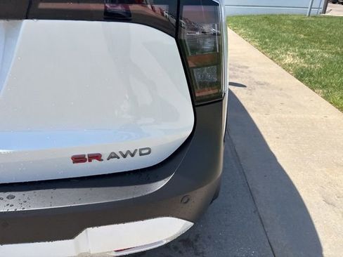 New 2026 Nissan Kicks SR AWD/4WD image 6
