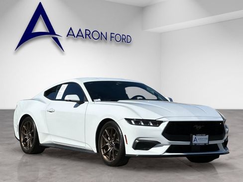 Used 2024 Ford Mustang Premium image 7