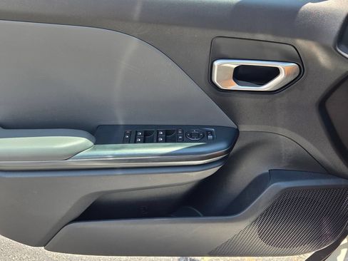 Used 2025 Kia K4 FWD image 29