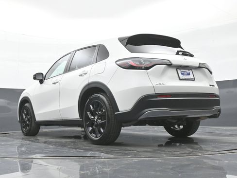 Used 2025 Honda HR-V Sport image 37