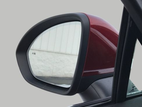 Used 2022 Buick Envision Essence w/ Technology Package I image 32