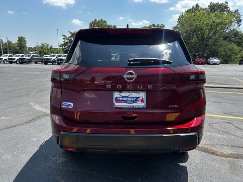 Used 2025 Nissan Rogue SV AWD/4WD image 8