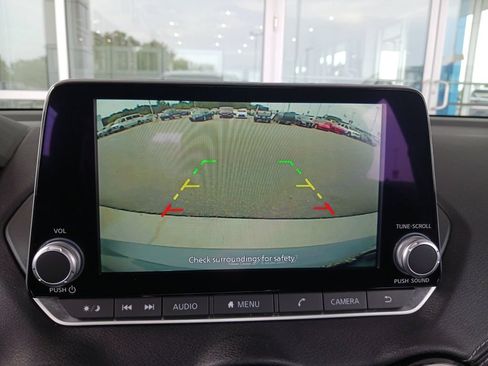 Used 2025 Nissan Sentra SV FWD image 21