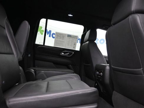 Used 2022 Chevrolet Suburban LT w/ Luxury Package image 9