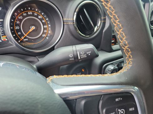 Used 2023 Jeep Gladiator Overland AWD/4WD image 23