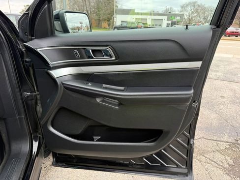 Used 2016 Ford Explorer XLT w/ Equipment Group 202A image 22