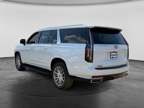 Used 2024 Cadillac Escalade ESV Premium Luxury AWD/4WD image 8