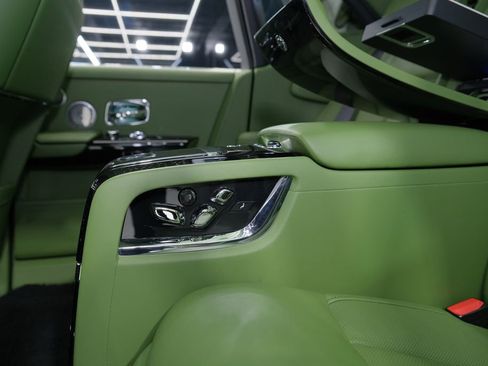 Used 2023 Rolls-Royce Phantom Sedan w/ The Phantom Package image 42