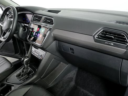 Certified 2023 Volkswagen Tiguan SE w/ Panoramic Sunroof Package FWD image 25
