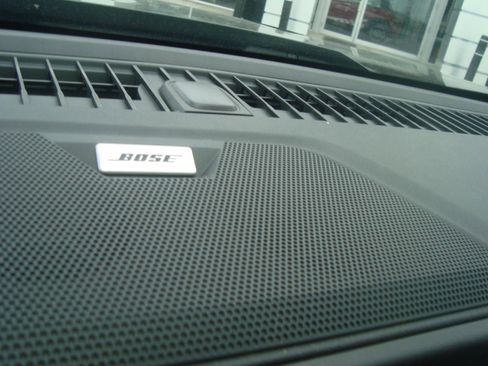 Used 2024 GMC Canyon Denali AWD/4WD image 28