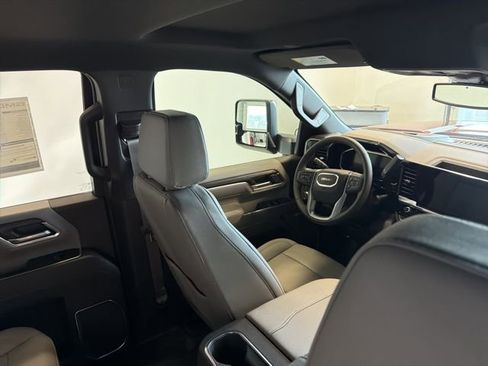 New 2026 GMC Sierra 3500 SLT w/ SLT Premium Package AWD/4WD image 30