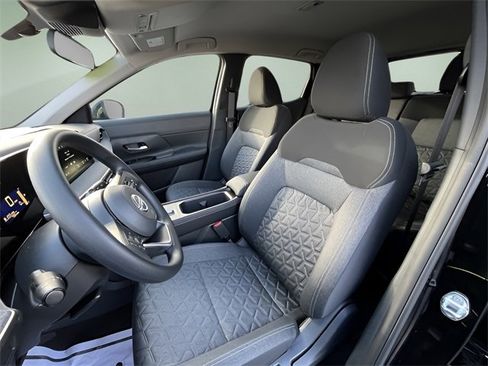 Used 2025 Nissan Kicks SV image 12