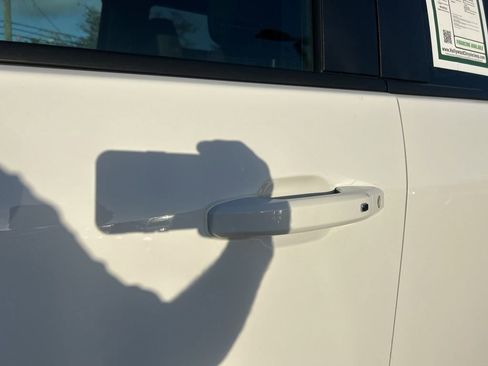 Used 2025 Chevrolet Silverado 2500 LT w/ Convenience Package image 20