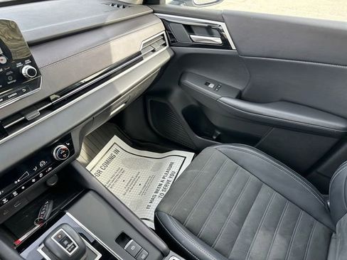 Used 2023 Mitsubishi Outlander SE image 29