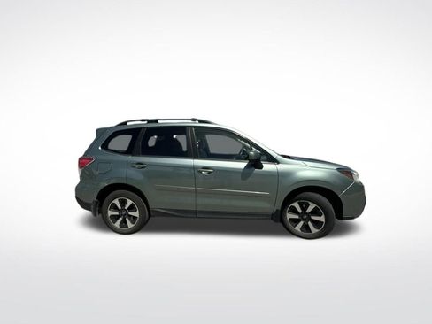 Used 2017 Subaru Forester 2.5i Premium w/ All-Weather Package AWD/4WD image 5