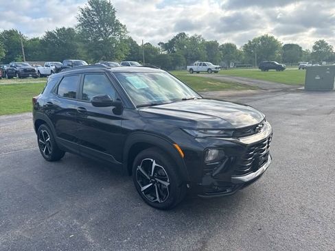 Used 2023 Chevrolet TrailBlazer RS w/ Sun and Liftgate Package AWD/4WD image 3