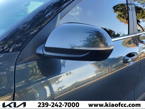 Used 2024 Kia Seltos SX w/ SX Sunroof Package image 6