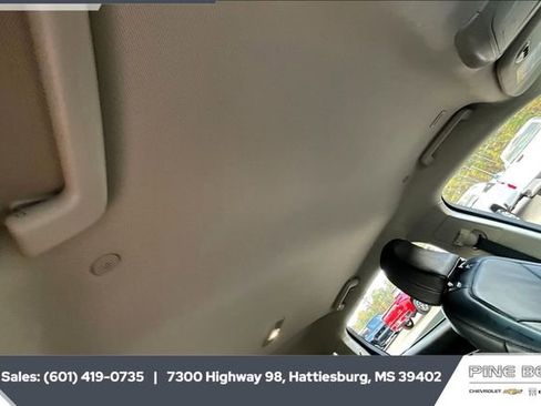 Used 2021 Lincoln Nautilus Standard w/ Equipment Group 101A image 16