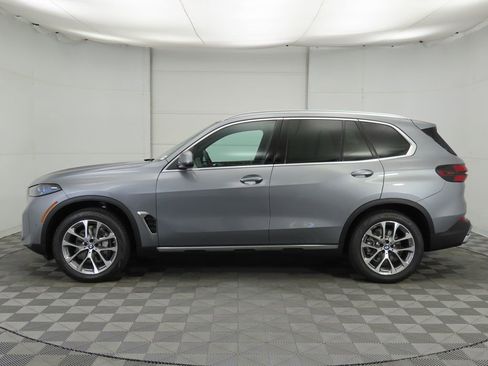 Certified 2026 BMW X5 sDrive40i w/ Parking Assistance Package RWD image 9