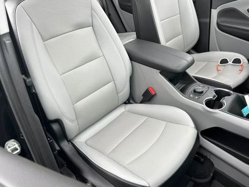 Used 2023 GMC Terrain SLT w/ Infotainment Package II AWD/4WD image 8