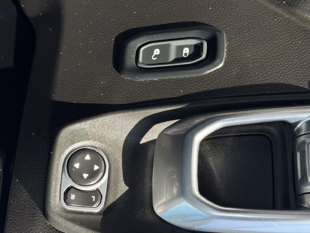 Used 2023 Jeep Gladiator Mojave w/ LED Lighting Group AWD/4WD image 29