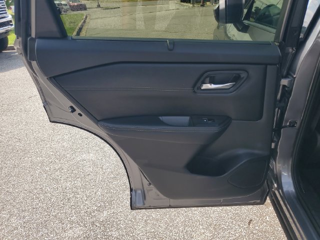 Certified 2025 Nissan Rogue SL w/ SL Premium Package FWD image 35