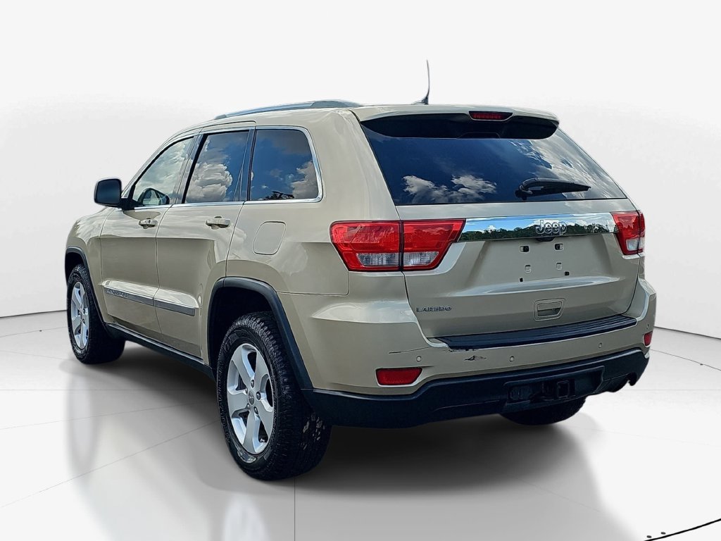 Used 2011 Jeep Grand Cherokee Laredo RWD image 9