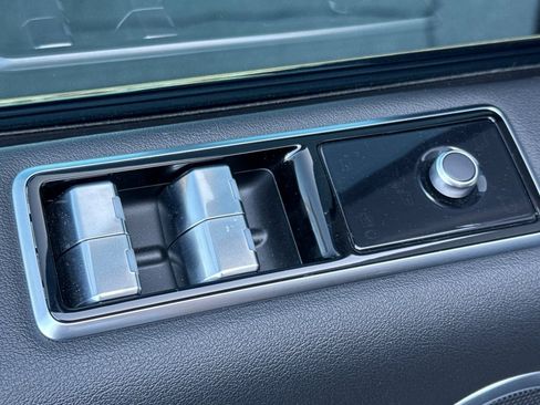 Used 2020 Land Rover Range Rover Sport HSE image 11