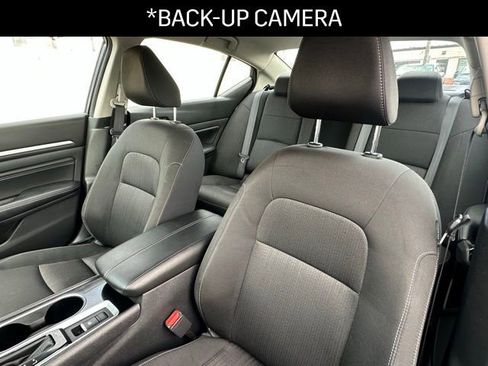 Used 2021 Nissan Altima 2.5 SV image 2