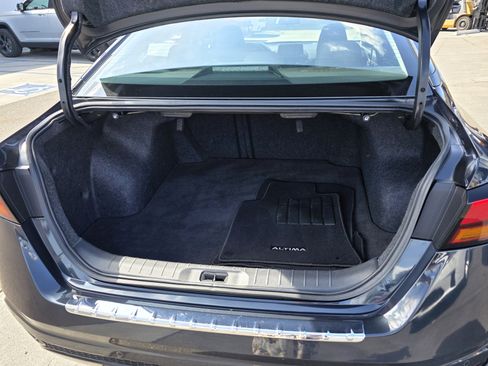 Used 2022 Nissan Altima 2.5 SV image 19