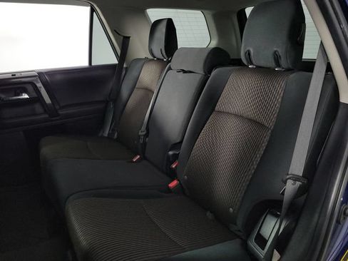 Used 2018 Toyota 4Runner TRD Off-Road AWD/4WD image 17