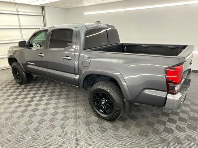 Used 2022 Toyota Tacoma SR5 AWD/4WD image 14