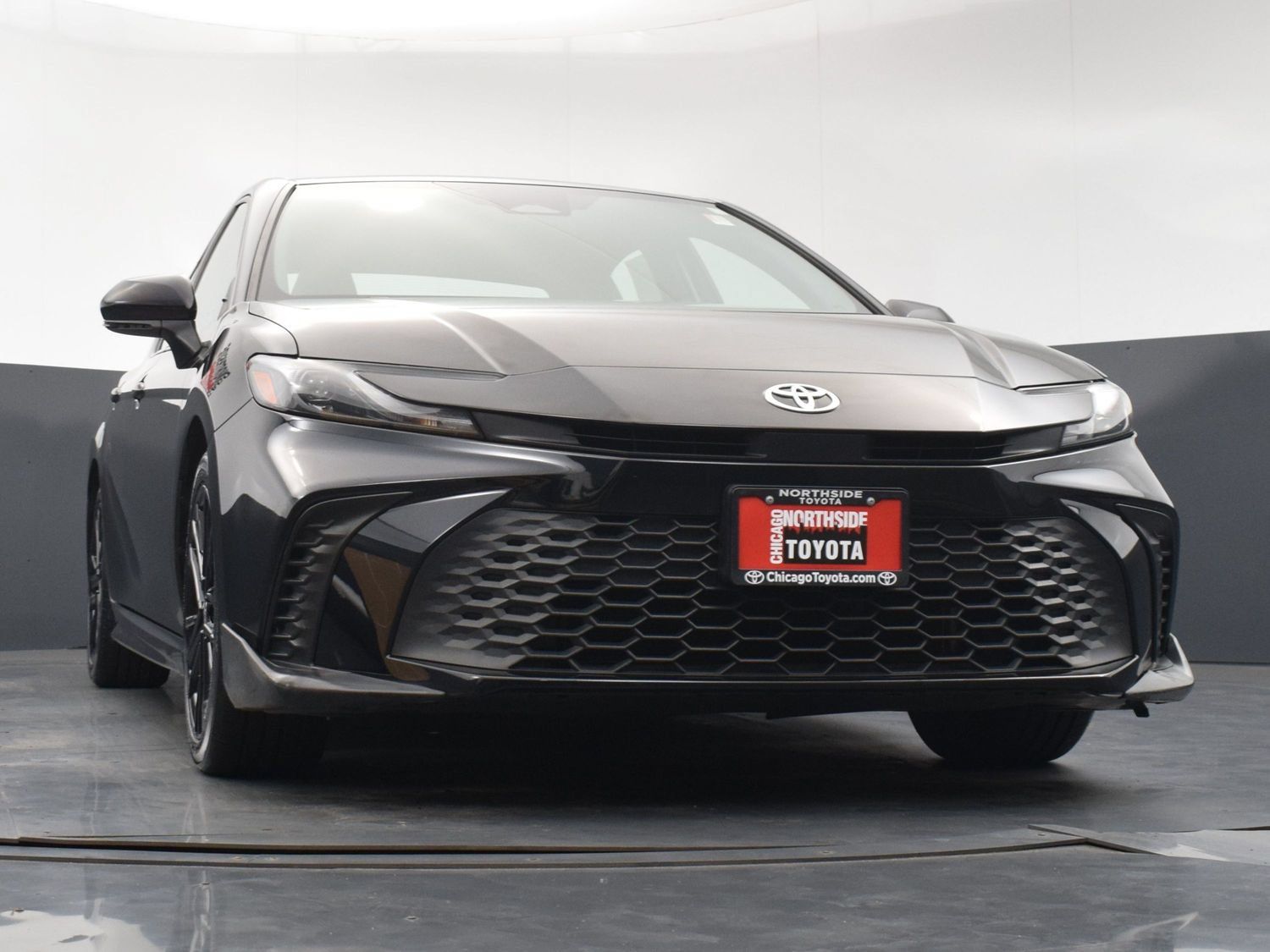 Used 2025 Toyota Camry SE FWD image 29