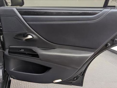 Used 2023 Lexus ES 300h w/ Premium Package FWD image 19