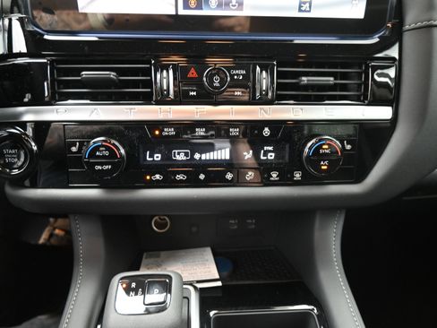New 2026 Nissan Pathfinder SL FWD image 17