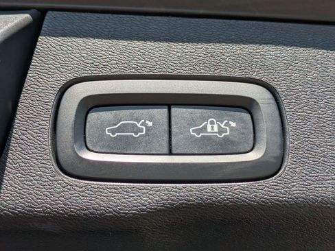 Used 2023 Volvo XC60 B5 Ultimate w/ Climate Package AWD/4WD image 15