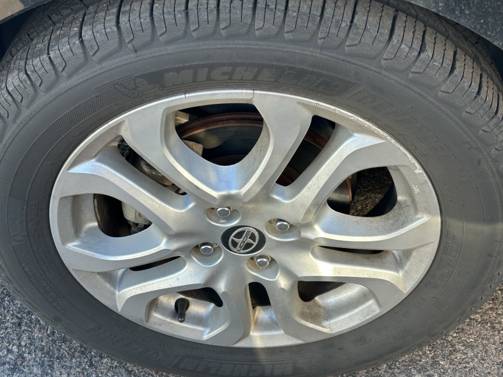 Used 2016 Scion iA FWD image 9