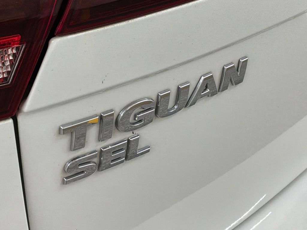 Used 2018 Volkswagen Tiguan SEL Premium AWD/4WD image 23