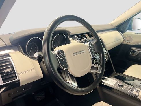 Used 2017 Land Rover Discovery First Edition image 7