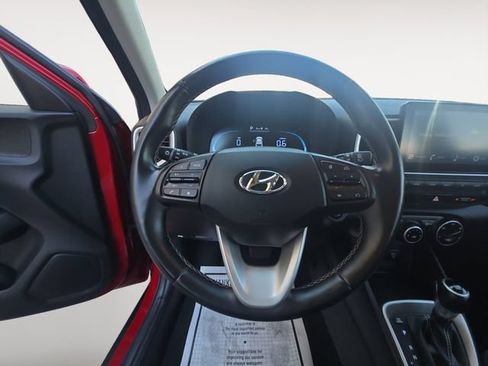 Used 2023 Hyundai Venue FWD image 13