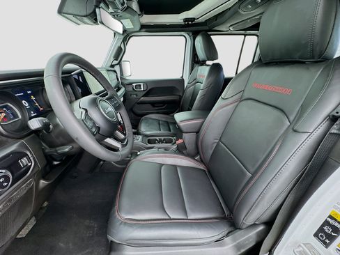 Used 2025 Jeep Gladiator Rubicon image 13