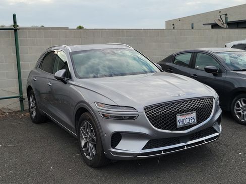Used 2023 Genesis GV70 2.5T w/ Advanced Package AWD/4WD image 3