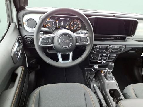 New 2026 Jeep Wrangler Unlimited Sahara AWD/4WD image 13