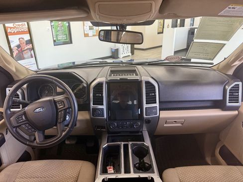 Used 2015 Ford F150 XLT w/ Equipment Group 302A Luxury AWD/4WD image 10