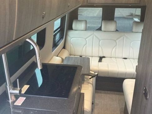 Used 2022 Mercedes-Benz Sprinter 3500 image 12