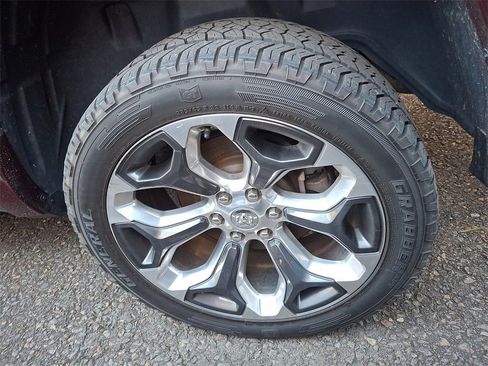 Used 2019 RAM 1500 Limited w/ Advanced Safety Group image 5