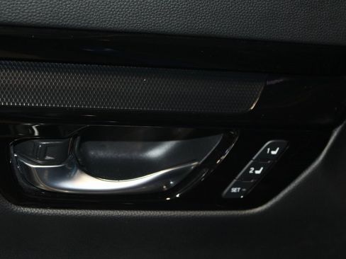 Used 2025 Honda CR-V EX-L image 8